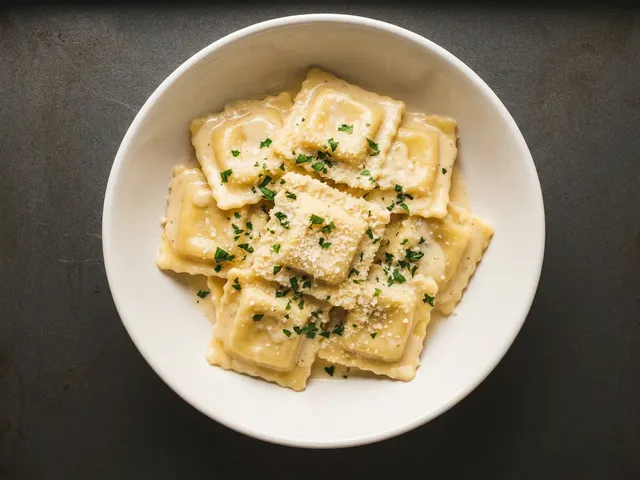 Cheese Ravioli Alfredo from Chicago Pizza and Pasta in Irving, Texas